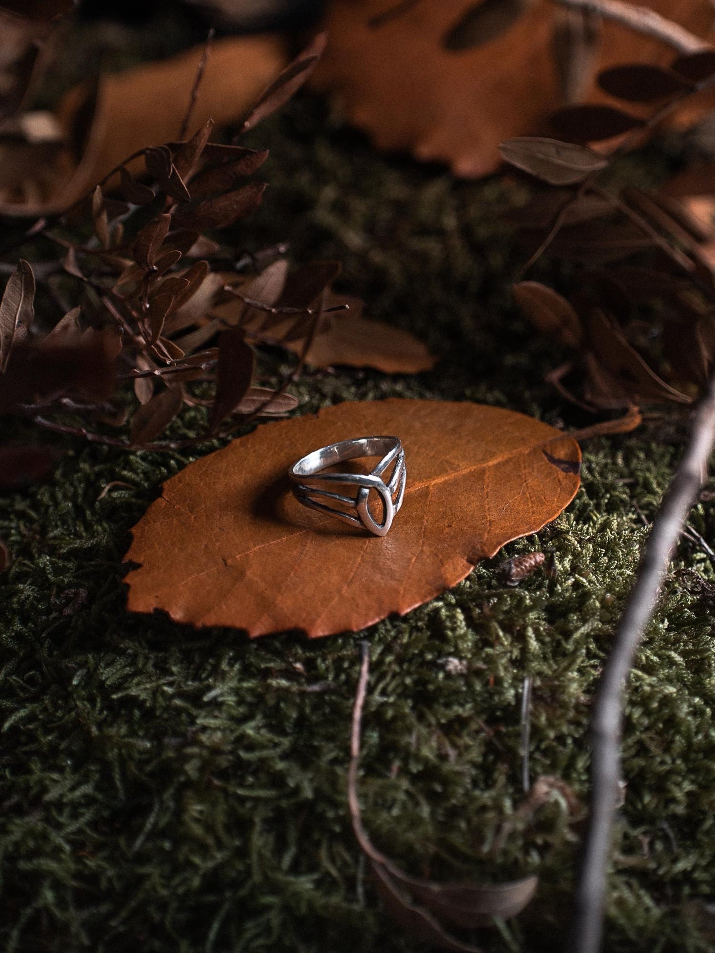 Silver Elven Ring inspired by the Lord of the Rings' Art Nouveau elvish Style