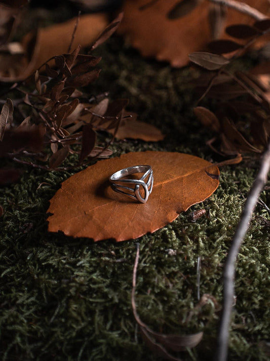 Silver Elven Ring inspired by the Lord of the Rings' Art Nouveau elvish Style